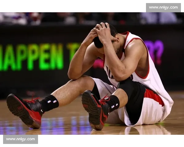 黄曼巴的闪电传奇：罗伊用流畅与绝杀镌刻的篮球绝响